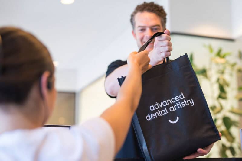 Advanced Dental Artistry with advanced equipment